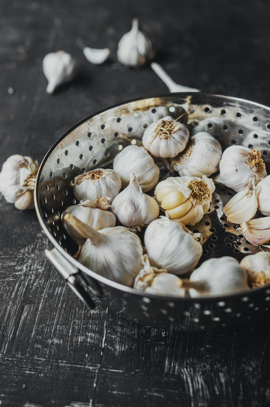 The health benefits of garlic and how to cook with it